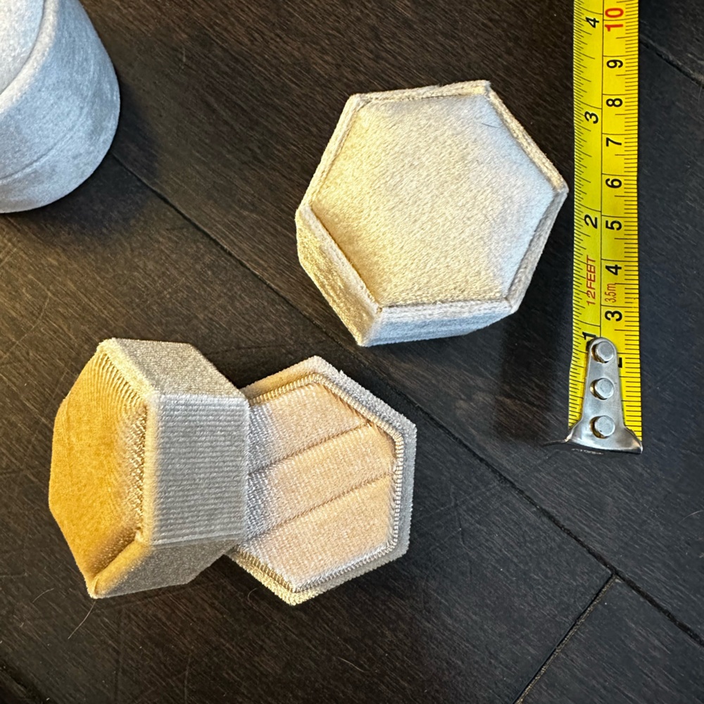 NEW Set of 5 velvet ring boxes hexagon shape ring box 2 slot - Picture 3 of 4